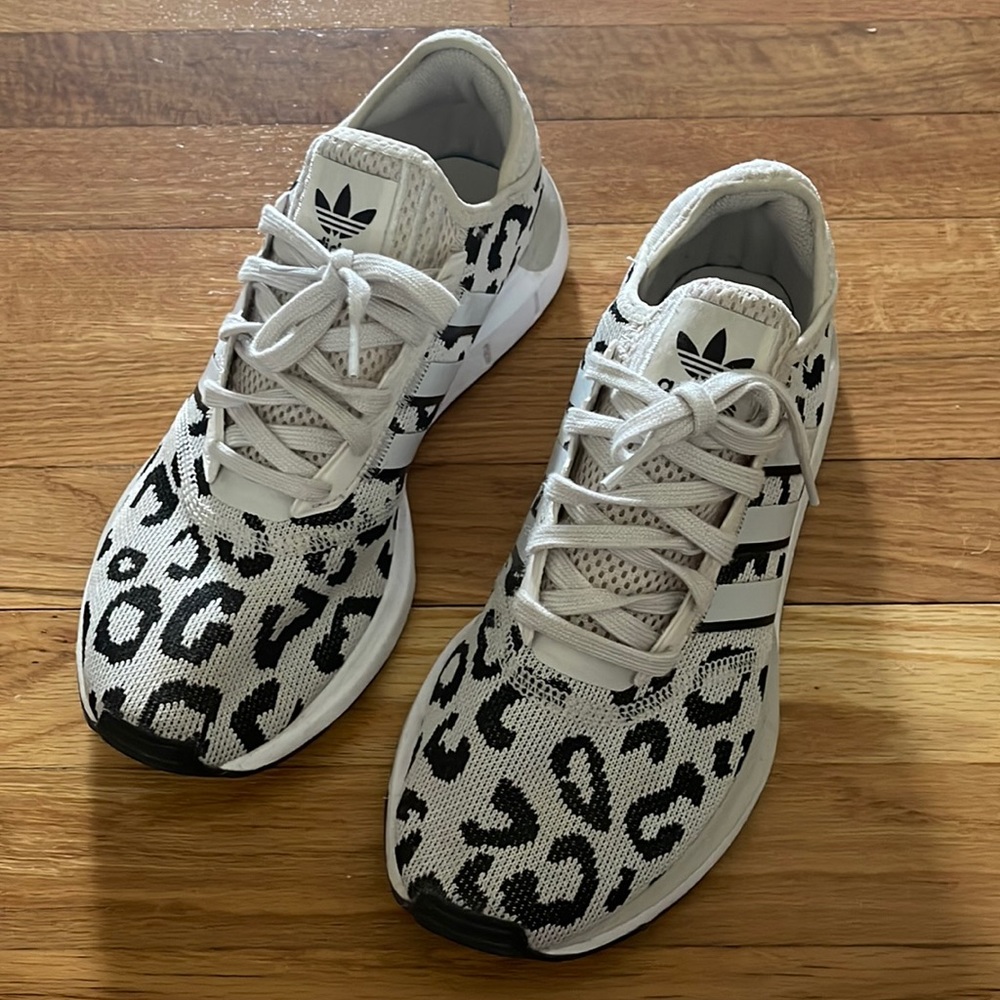 ADIDAS SWIFT RUN SHOES